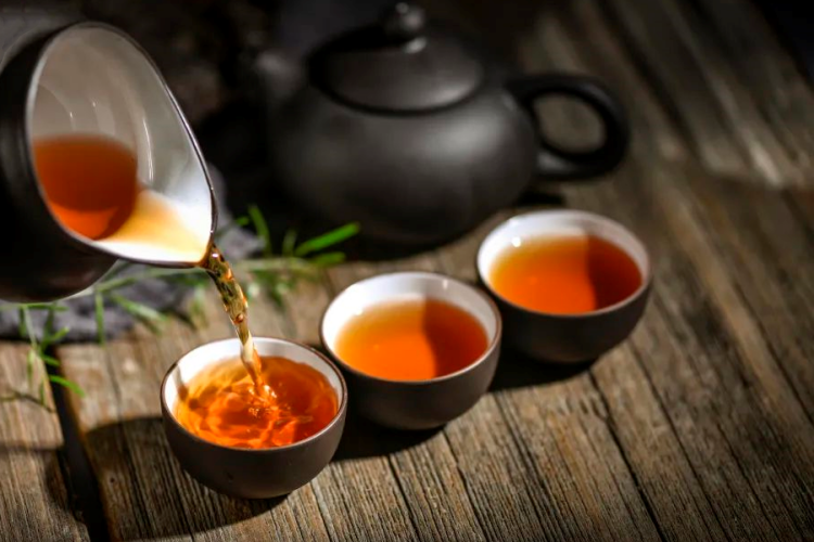 750×500喝茶图.png