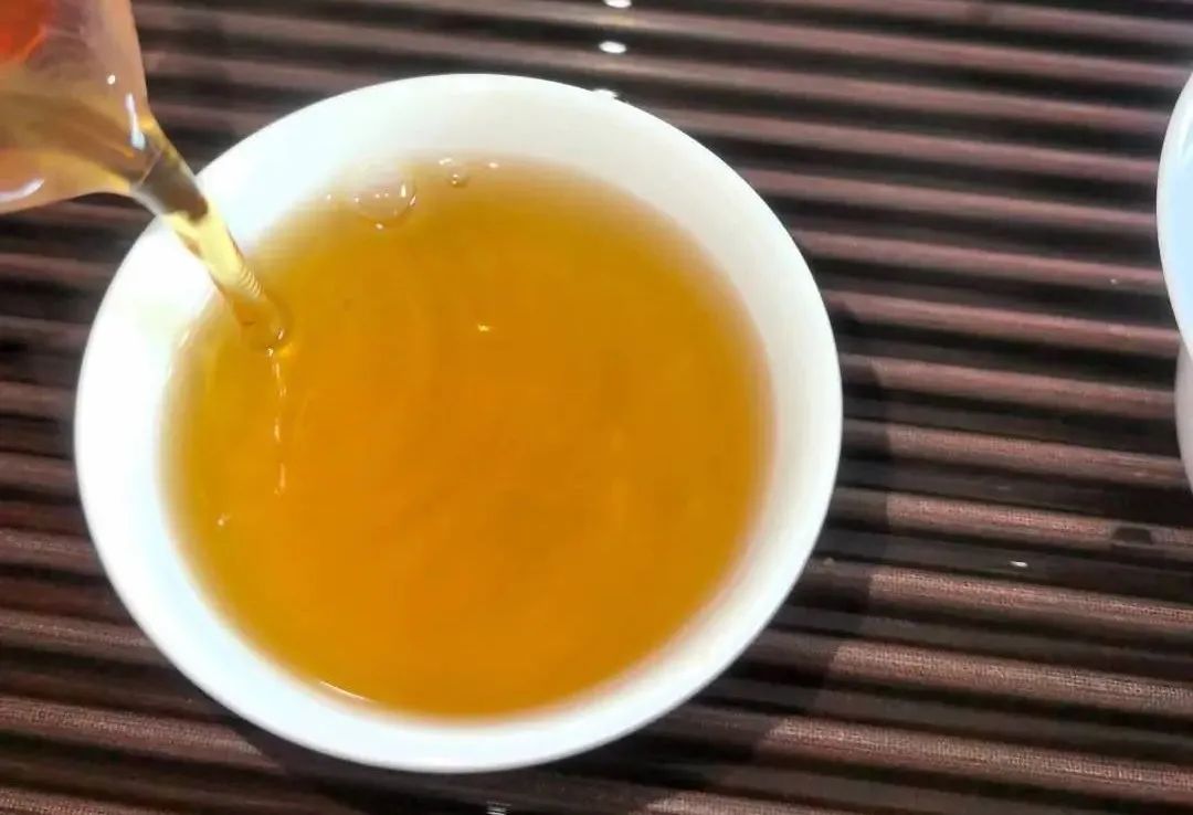 红茶健康功效及其作用机制研究进展10图.jpg
